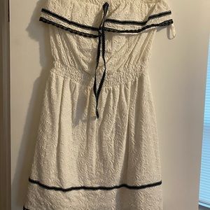 White strapless dress